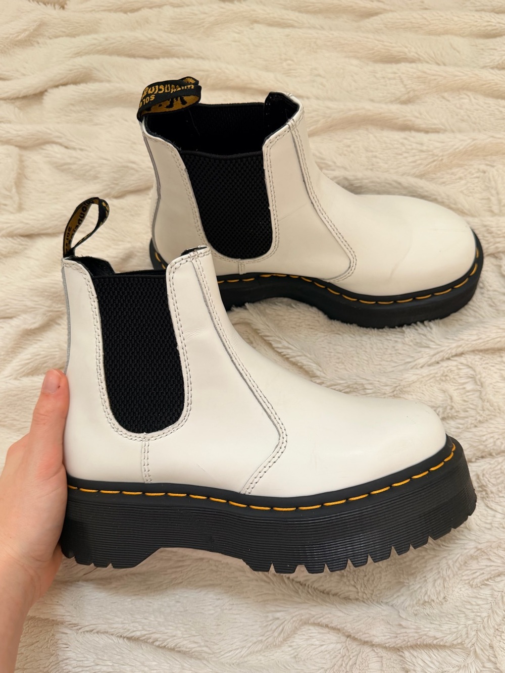 Dr. Martens 2976 Smooth Leather Platform Chelsea Boots white ankle booties Sz 5